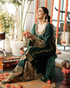 Zehn-e-Zar Embroidered Kurta Set
