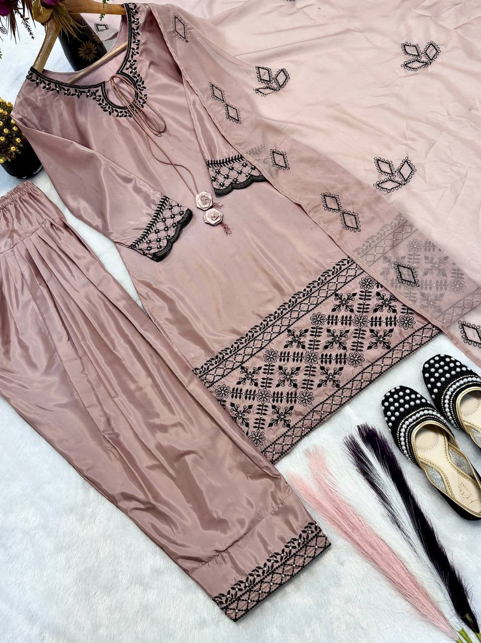 Dusty Pink Embroidered Crep Silk Kurta with Farshi Salwar & Dupatta Set