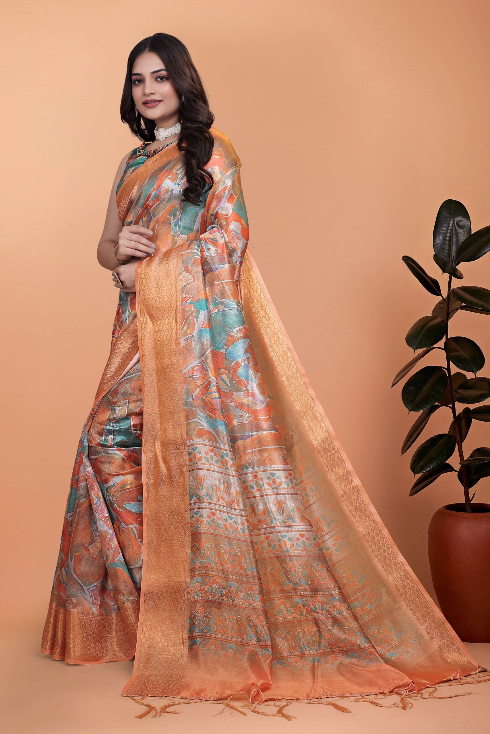 The saree is lightweight and Saree