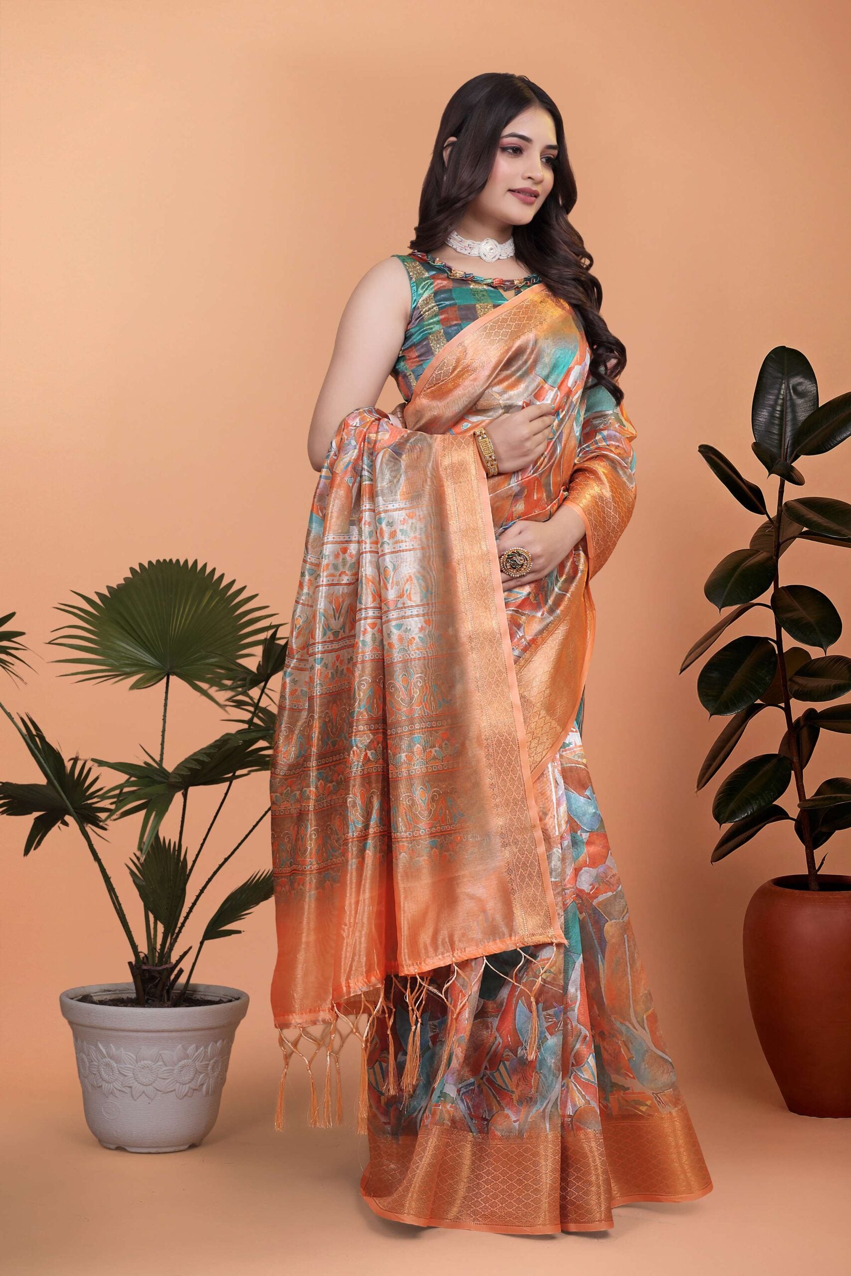 The saree is lightweight and Saree