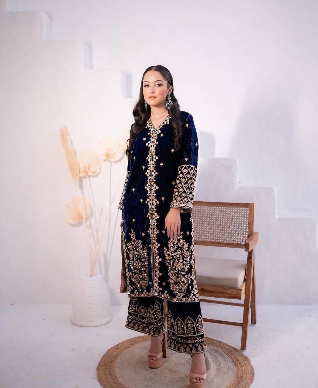 Nazakat Embroidered Velvet Kurta Set
