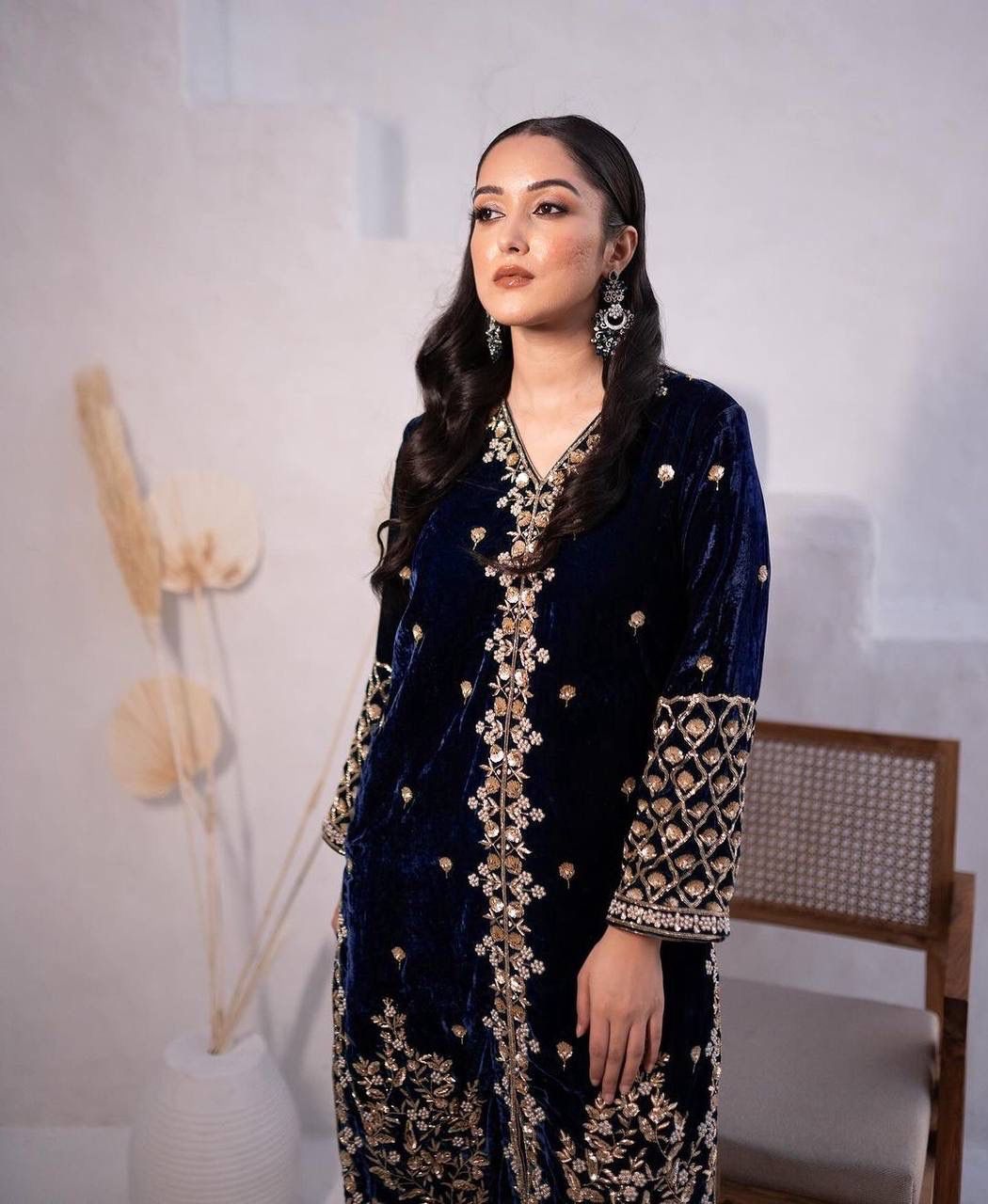 Nazakat Embroidered Velvet Kurta Set