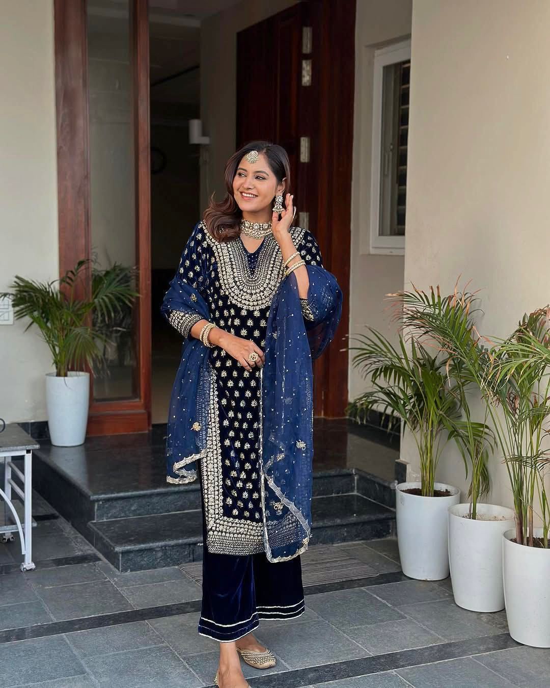 Velvet Plazzo Kurta Set with Zari Embroidery