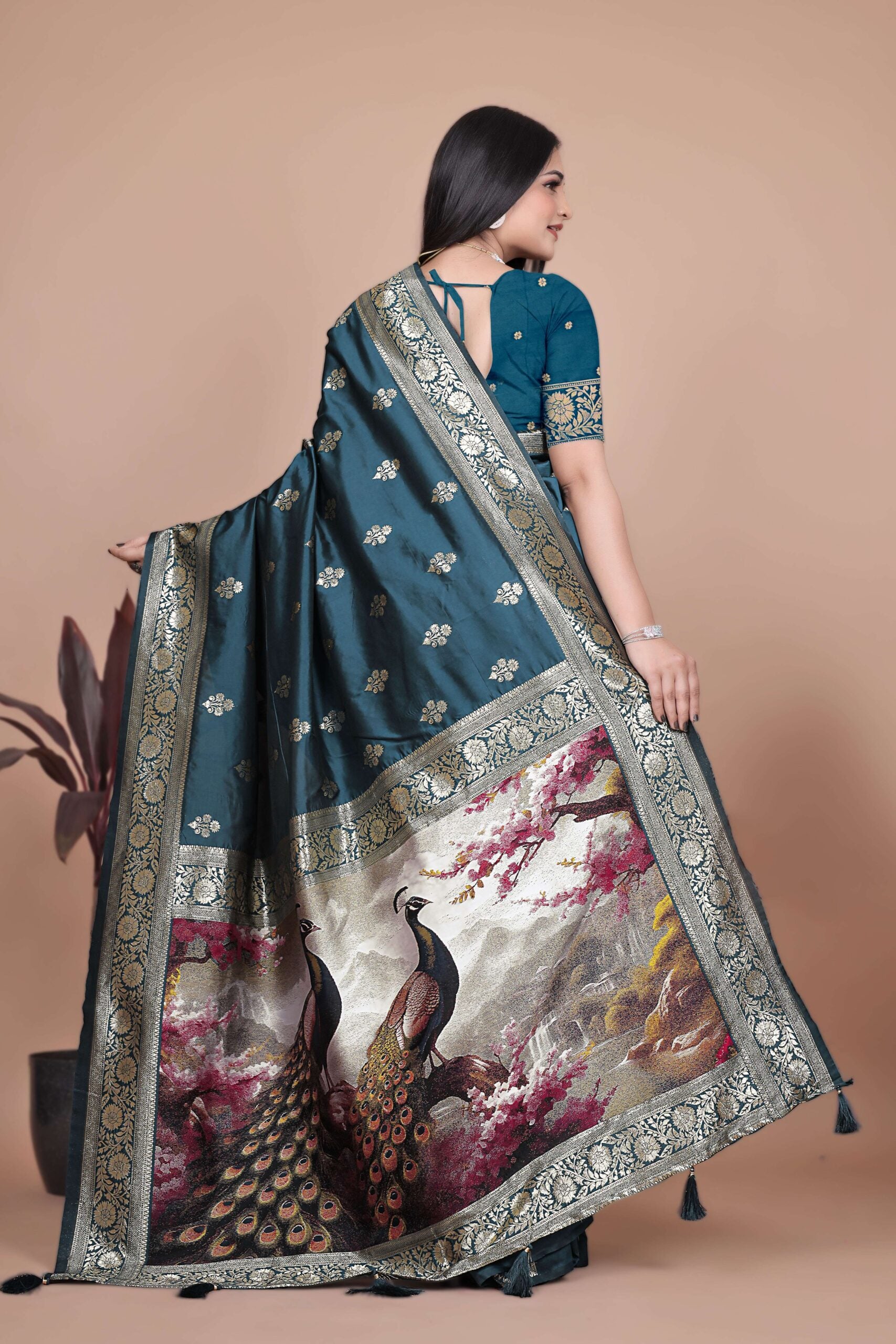 Celebrate tradition with grace in Saree