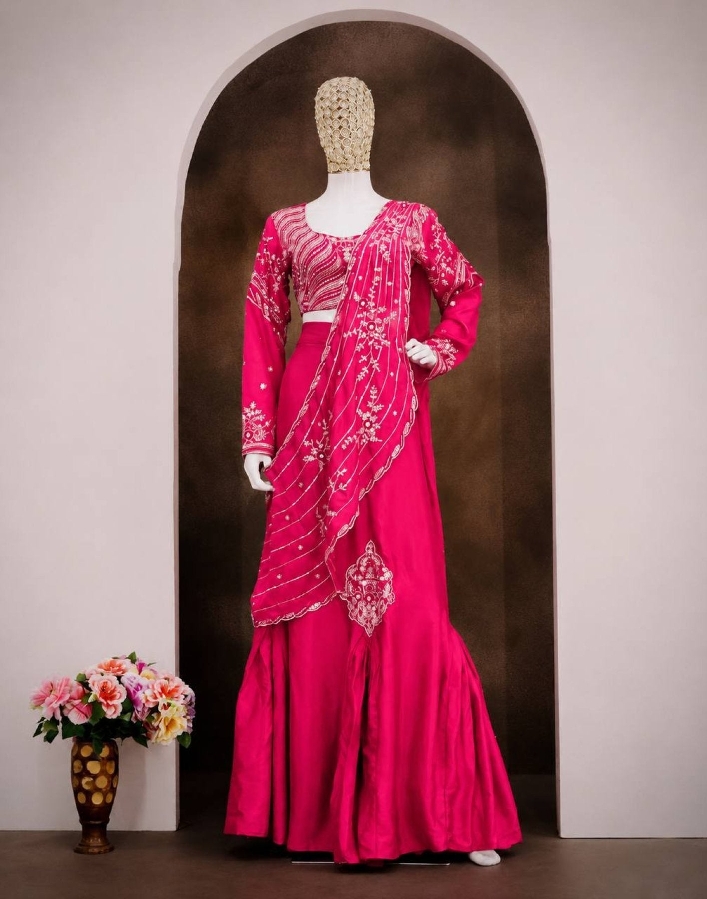 Pink Chinon Lehenga - Embroidery pallu design detail