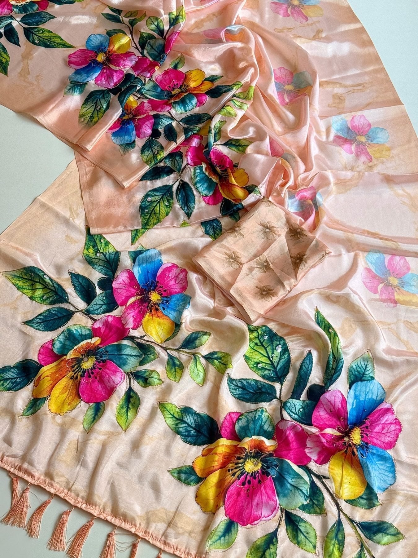 Peach Chinon Saree - blouse and border close-up