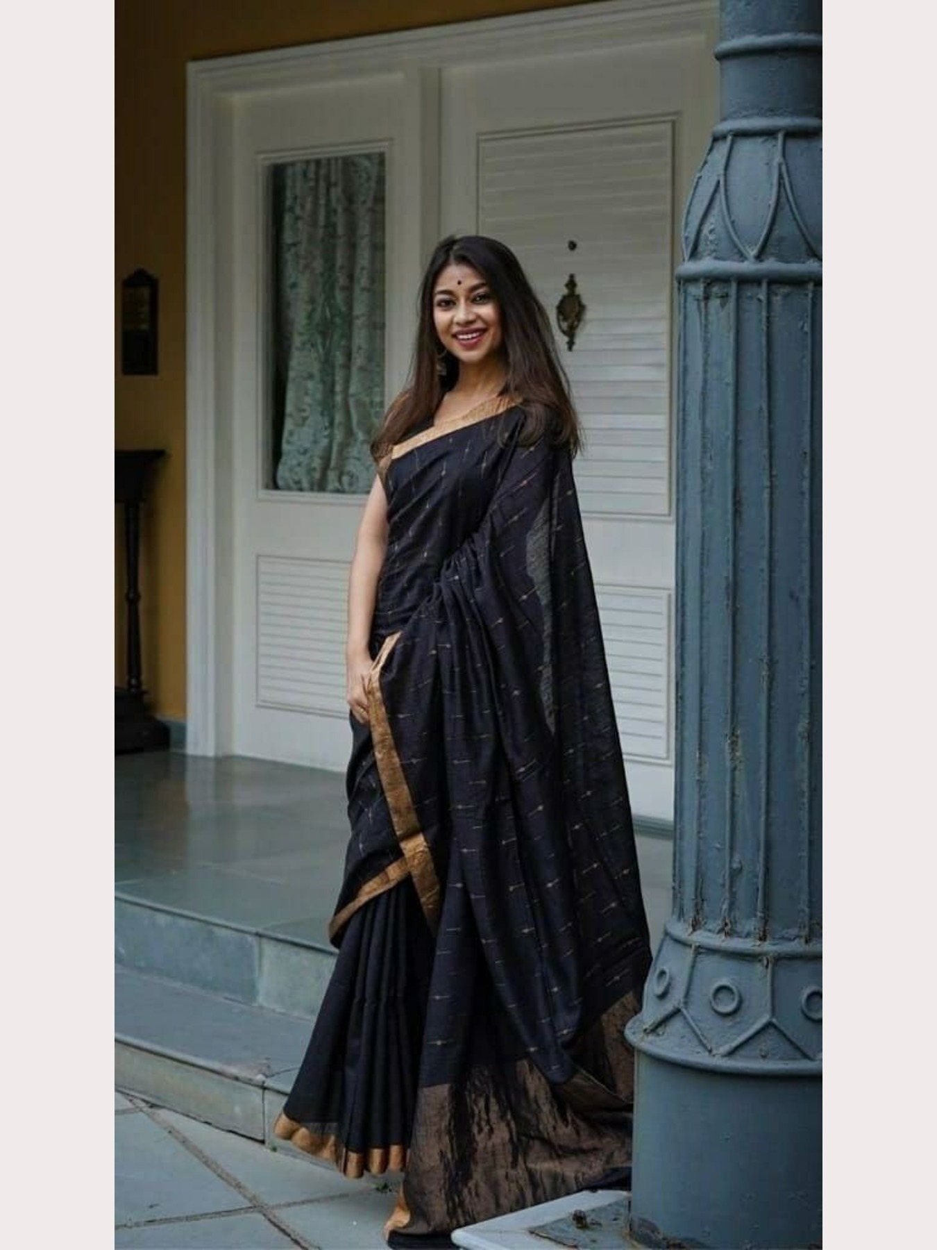 Black Linen Saree - pallu design detail