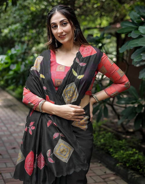 Black Cotton Saree - drape and pallu detail