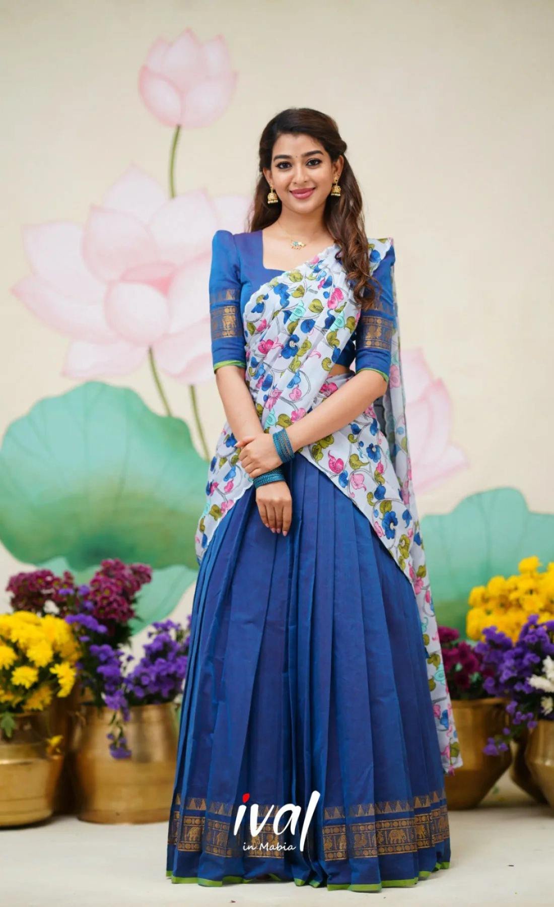 Color Kanjivaram Silk Zari Half Saree Lehenga with Linen Printed Dupatta fabric texture detail