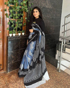 Linen Saree - blouse and border close-up