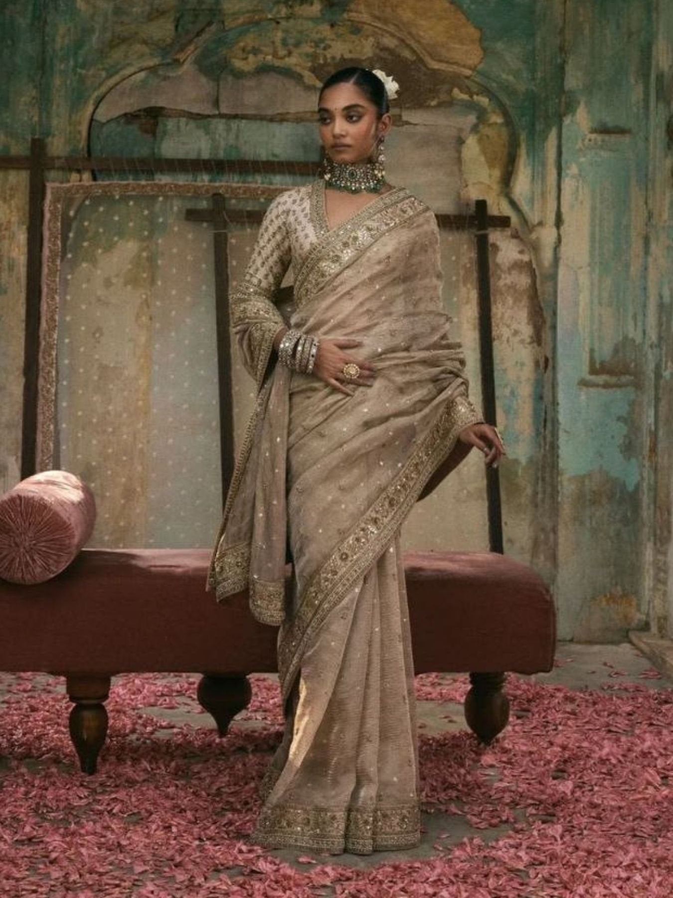 Golden Saree for women - full front view | Snyvia