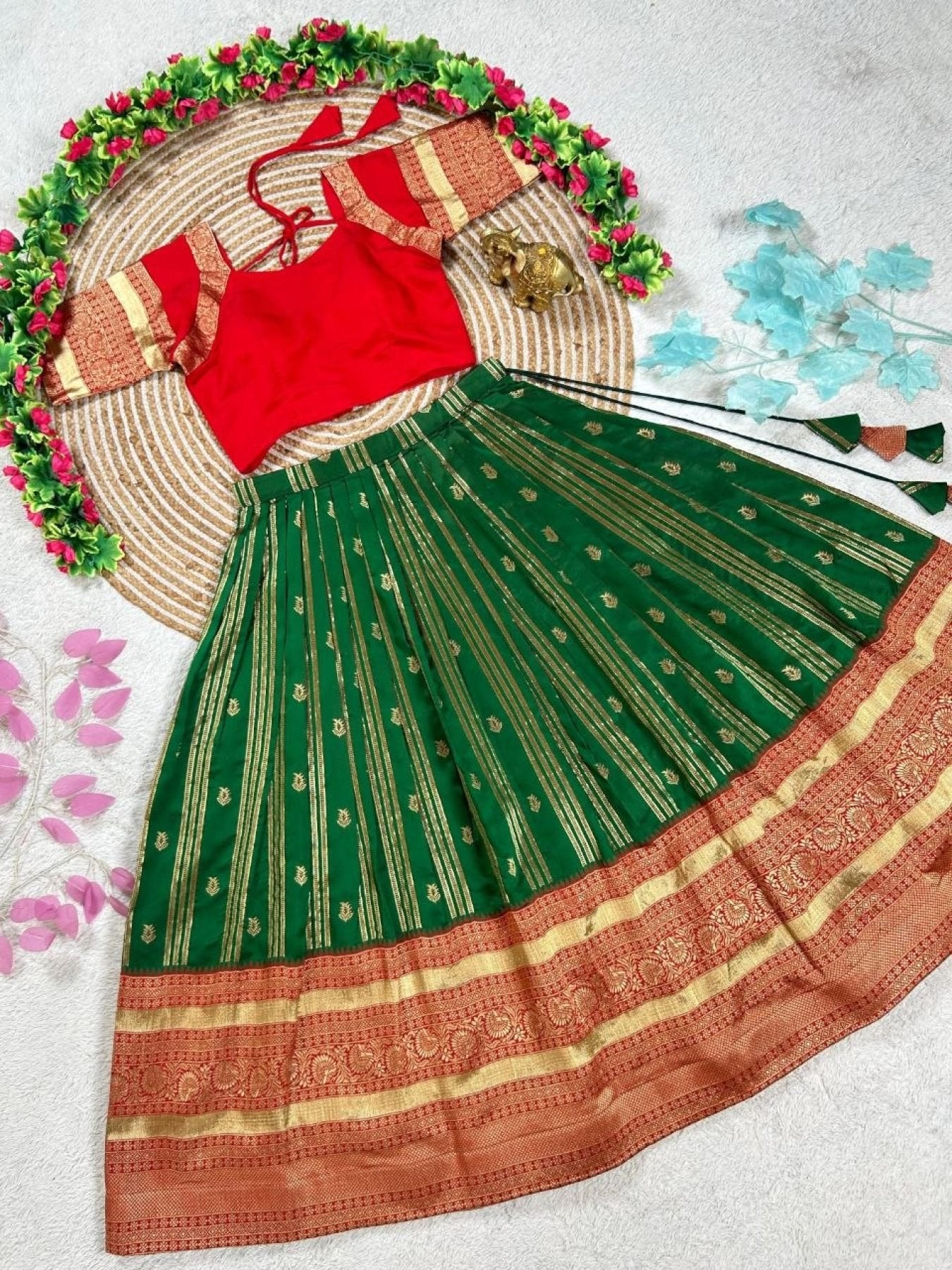 Charismatic Green Kanchipuram Silk Lehenga with Contrast Blouse And Dupatta detailed view