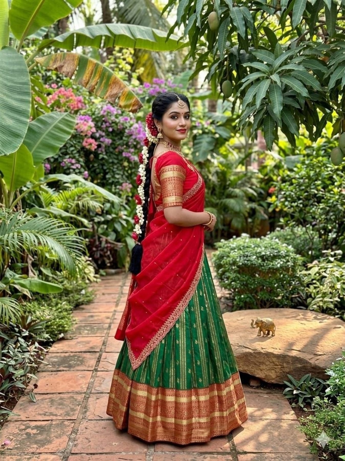 Charismatic Green Kanchipuram Silk Lehenga with Contrast Blouse And Dupatta detailed view
