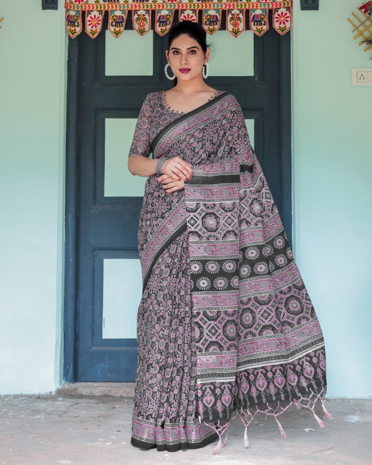 Black Cotton Saree - drape and pallu detail