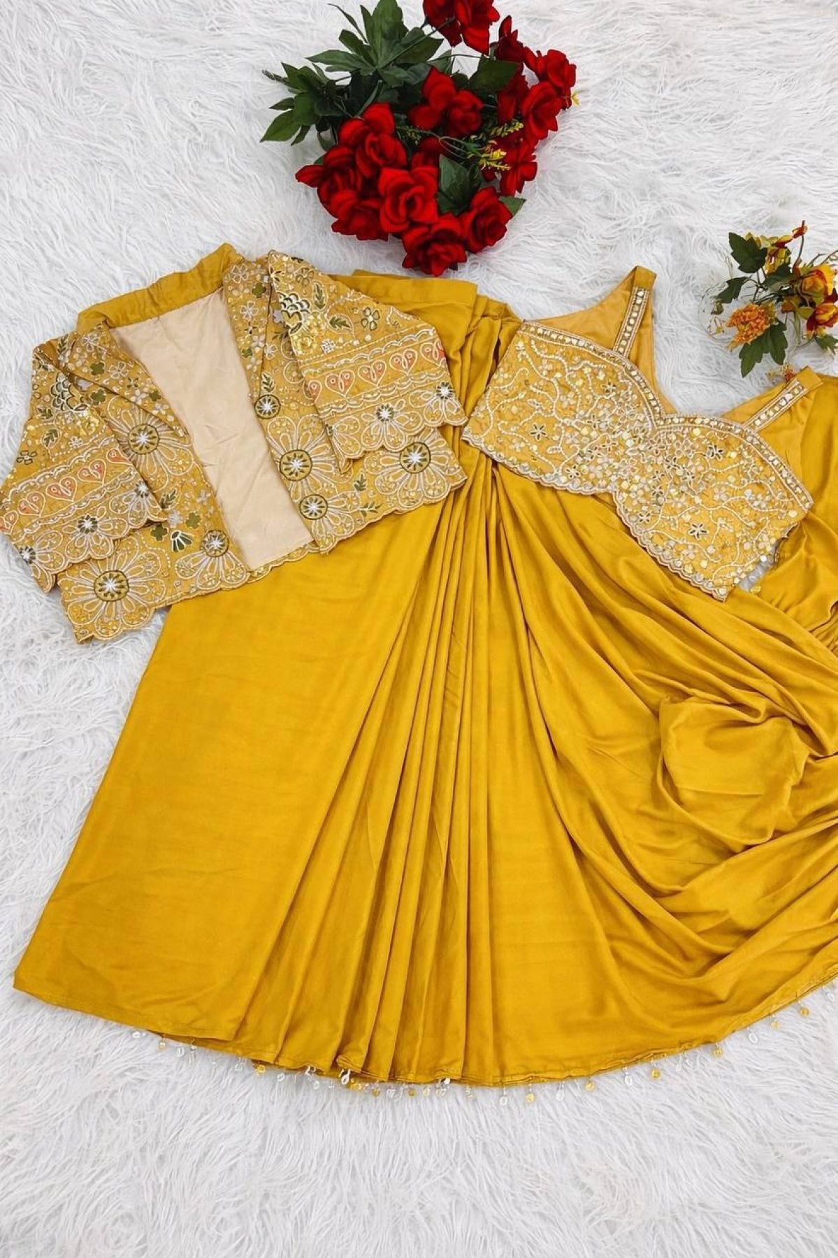 Yellow Saree - pallu design detail