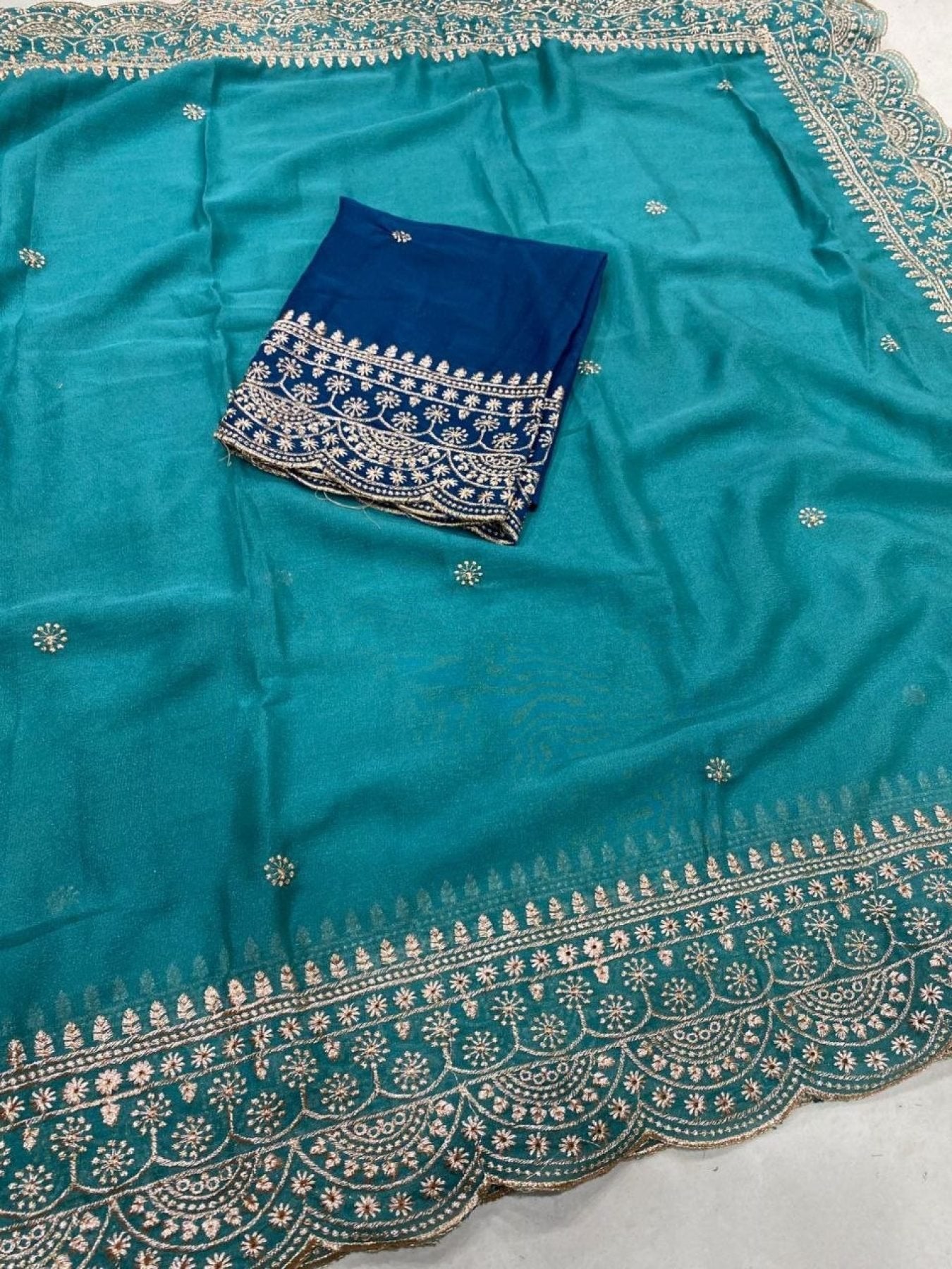 Teal Saree - blouse and border close-up