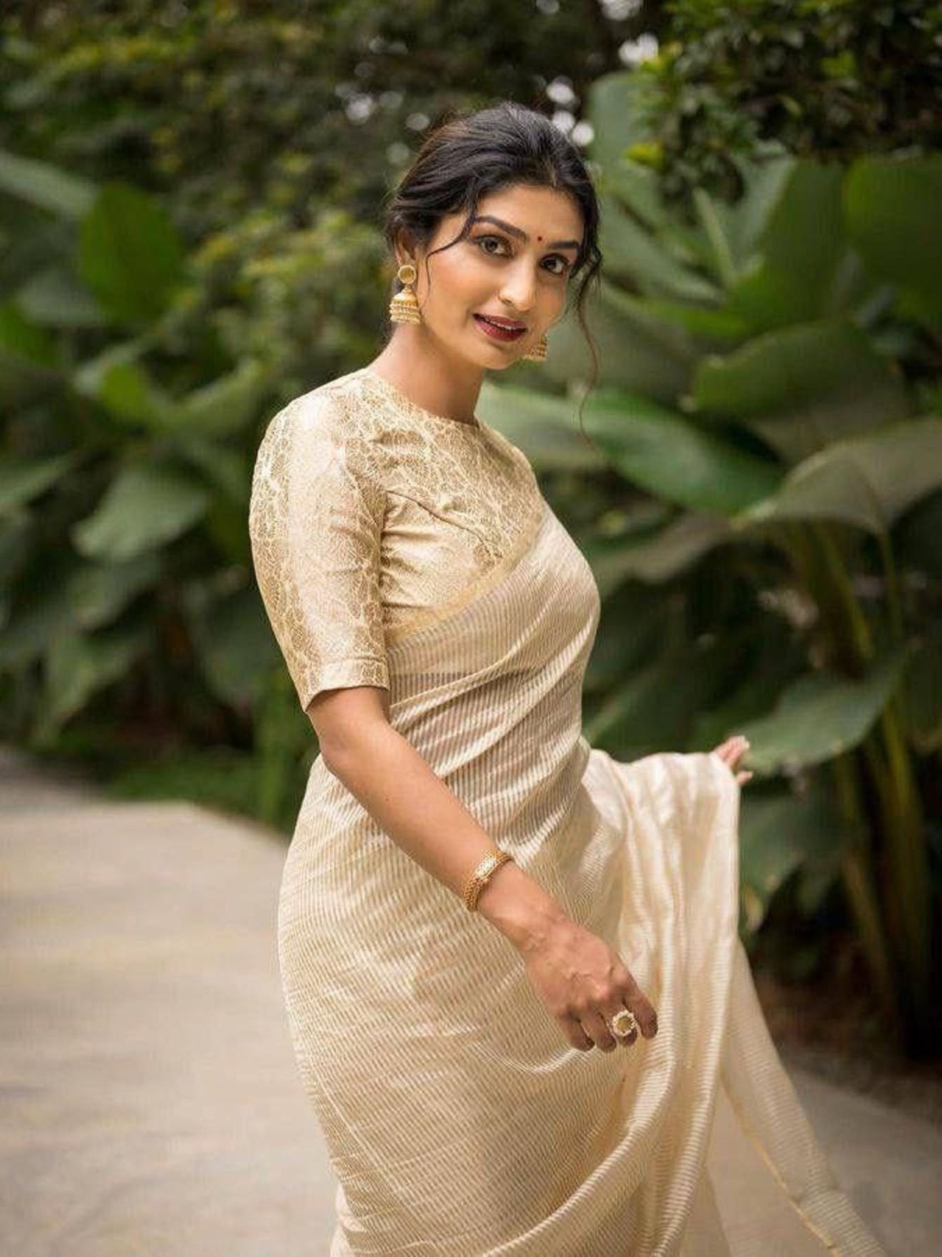 Organza Saree for women - full front view | Snyvia