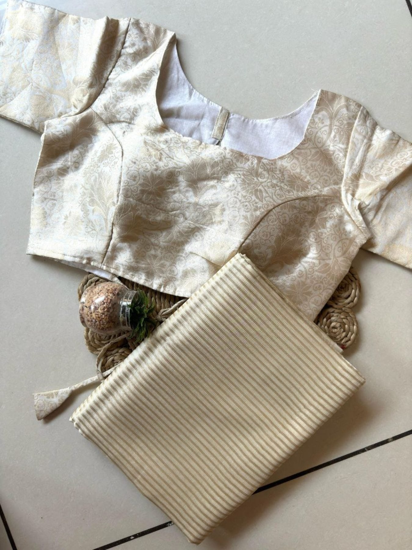 Organza Saree - blouse and border close-up