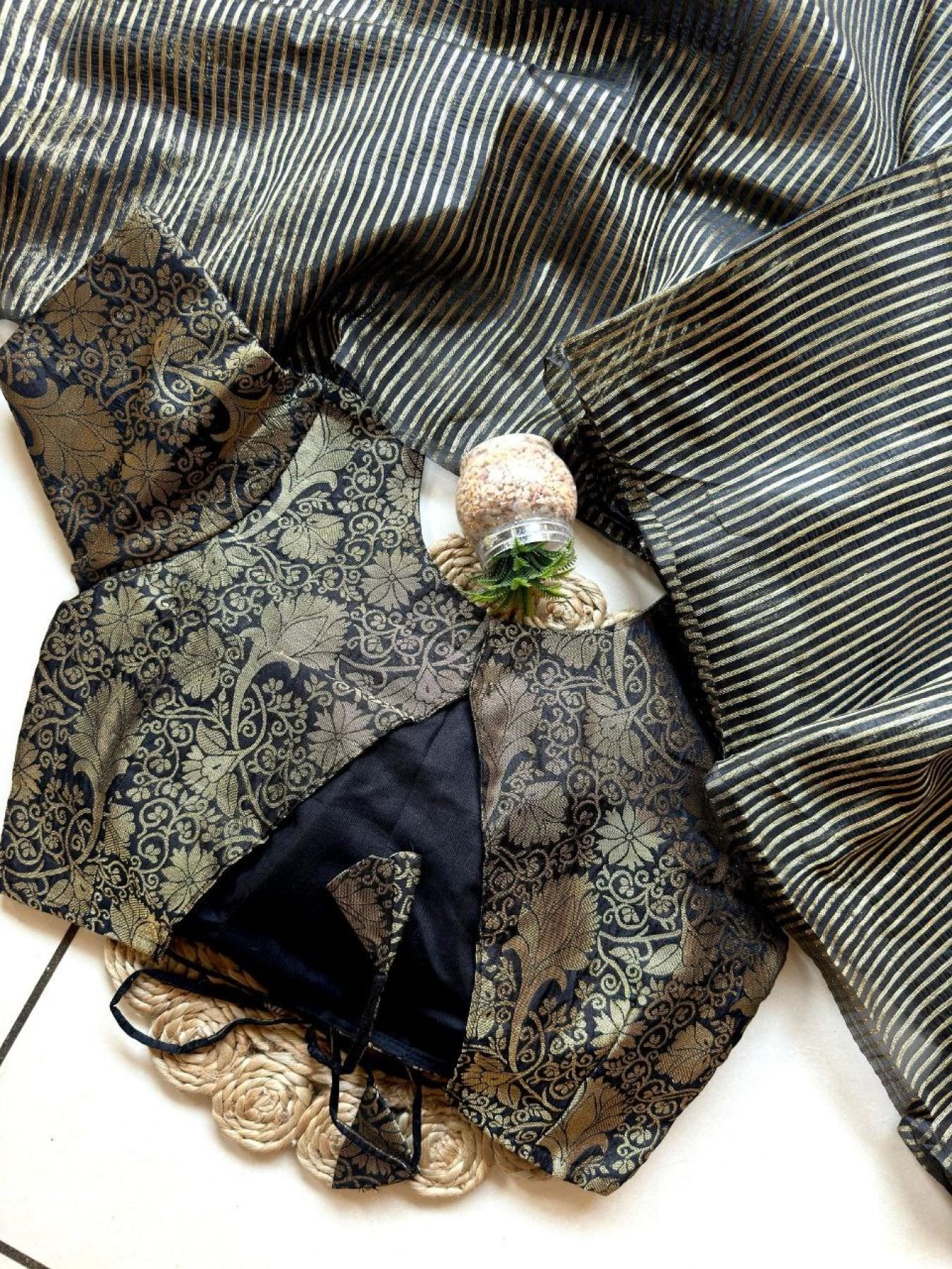 Organza Saree - Zari back view