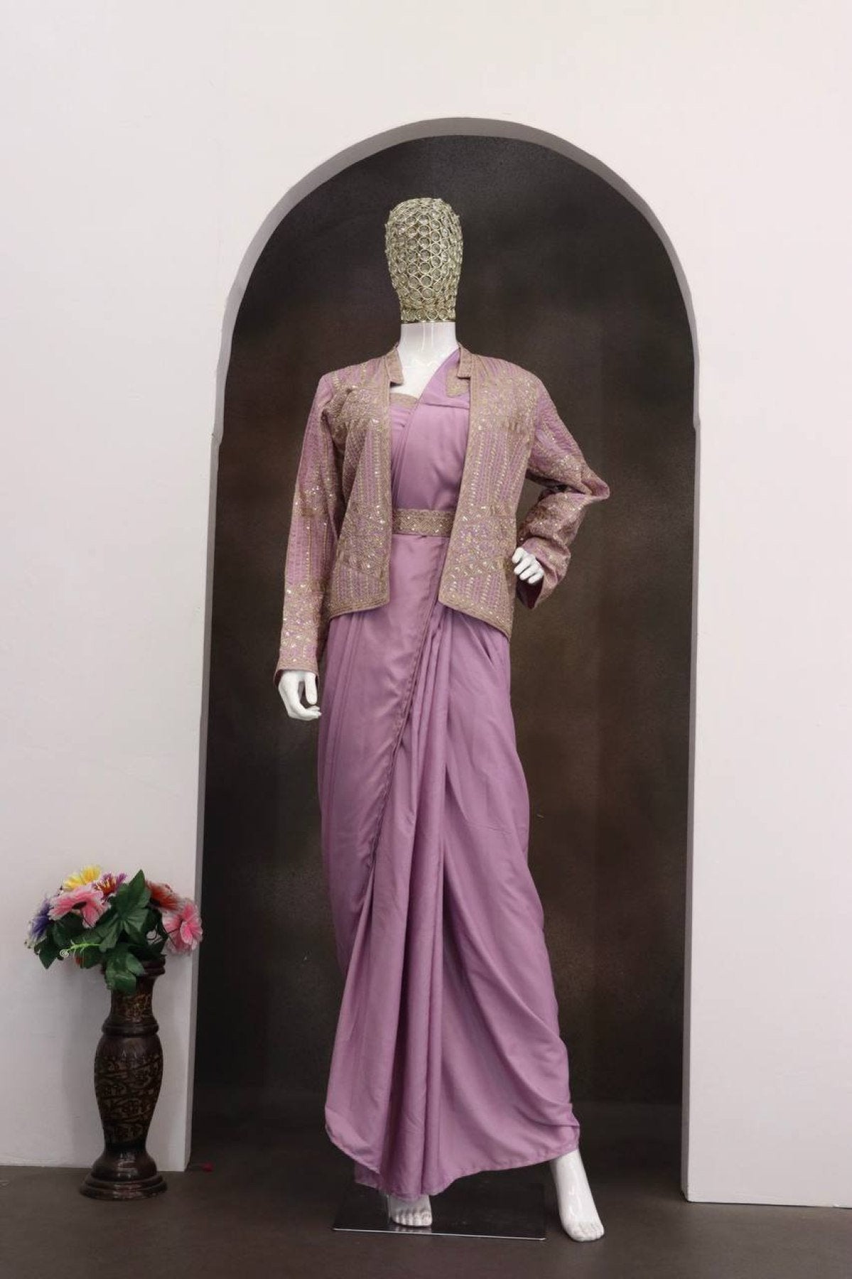 Lavender Crepe Saree - Embroidery embroidery work detail