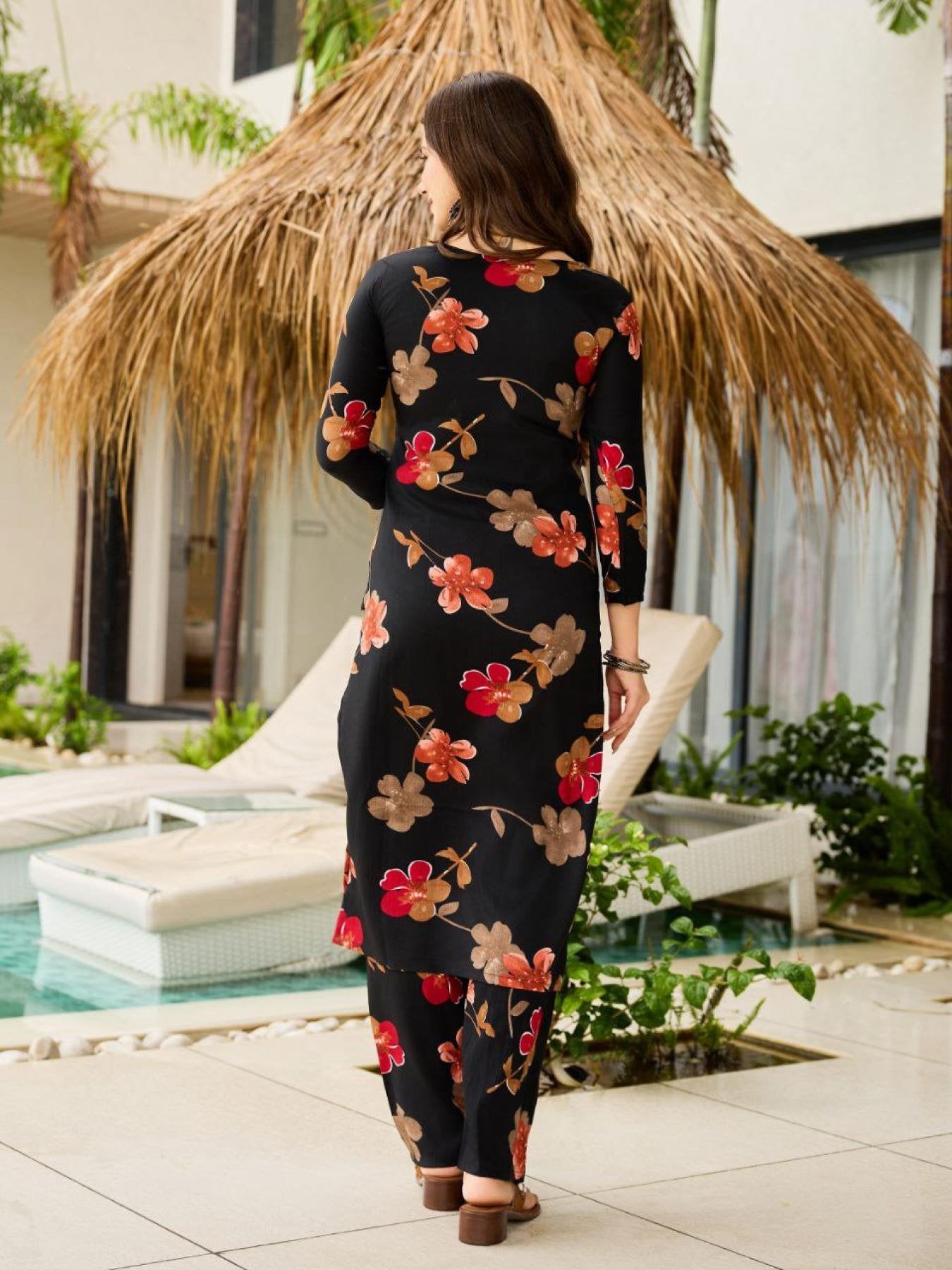 Black Floral Printed Silk Blend Kurta Set dupatta detail