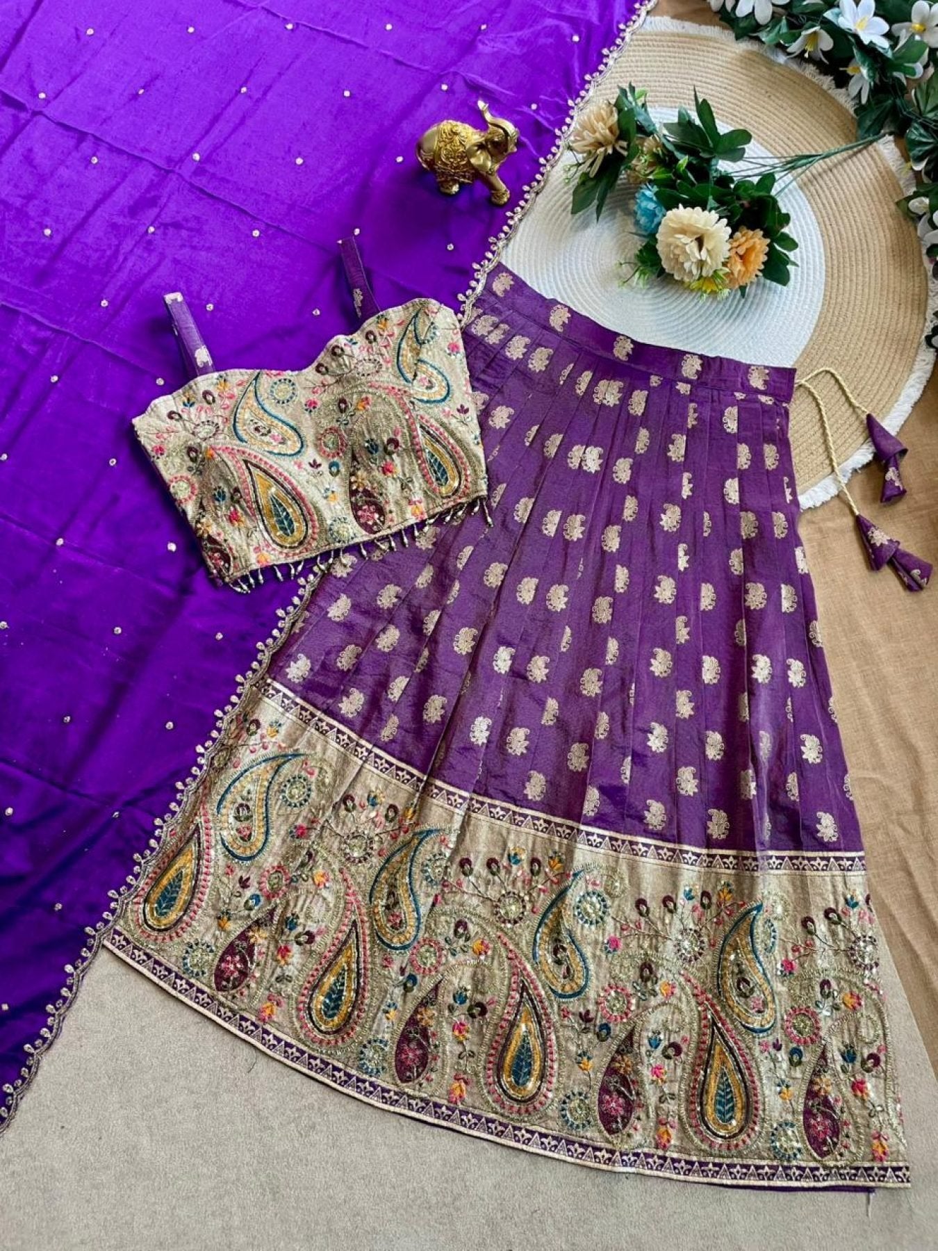 Durable Mother Daughter Matching Lehenga Choli Combo Set embroidery close-up