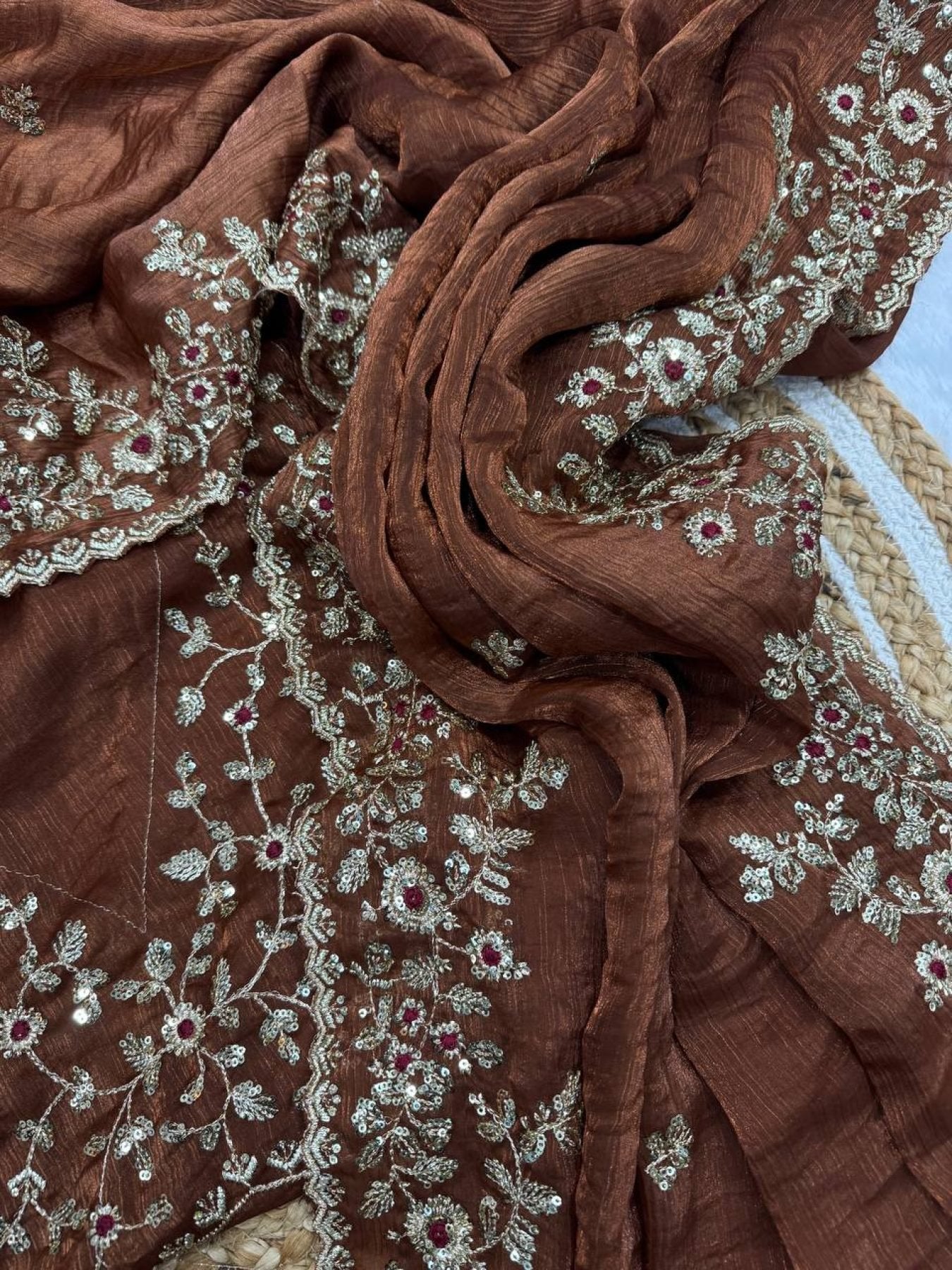 Chiffon Saree - blouse and border close-up
