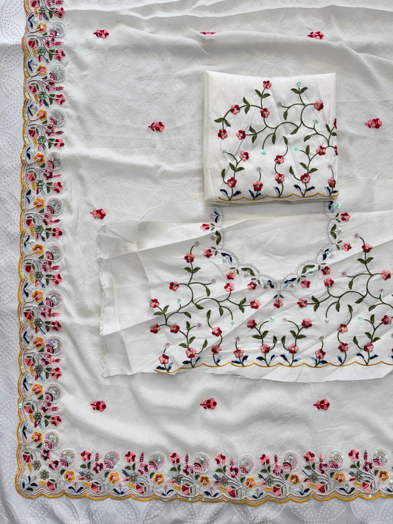 White Silk Saree - detail view 11
