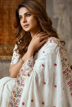 White Silk Saree - blouse and border close-up