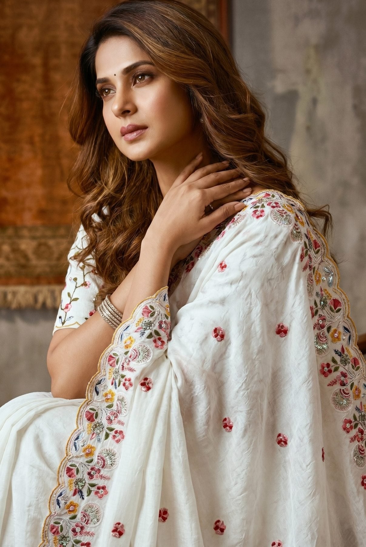 White Silk Saree - blouse and border close-up