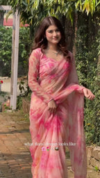 Pink Tabby Saree - blouse and border close-up