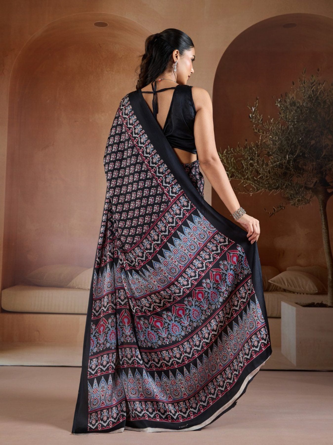 Black Georgette Saree - embroidery work detail