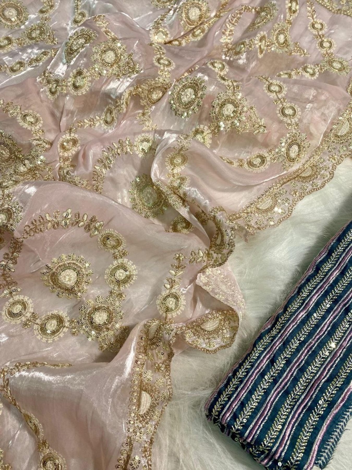 Organza Saree - Embroidery pallu design detail