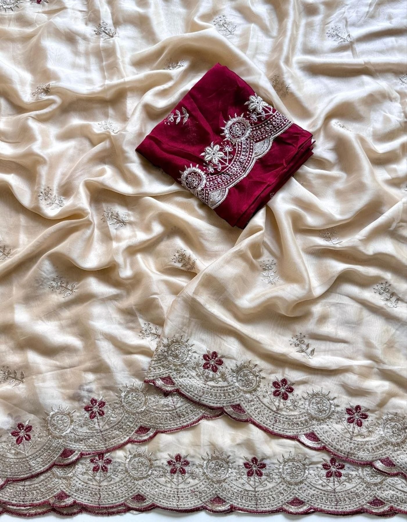 Cream Saree - Embroidery pallu design detail