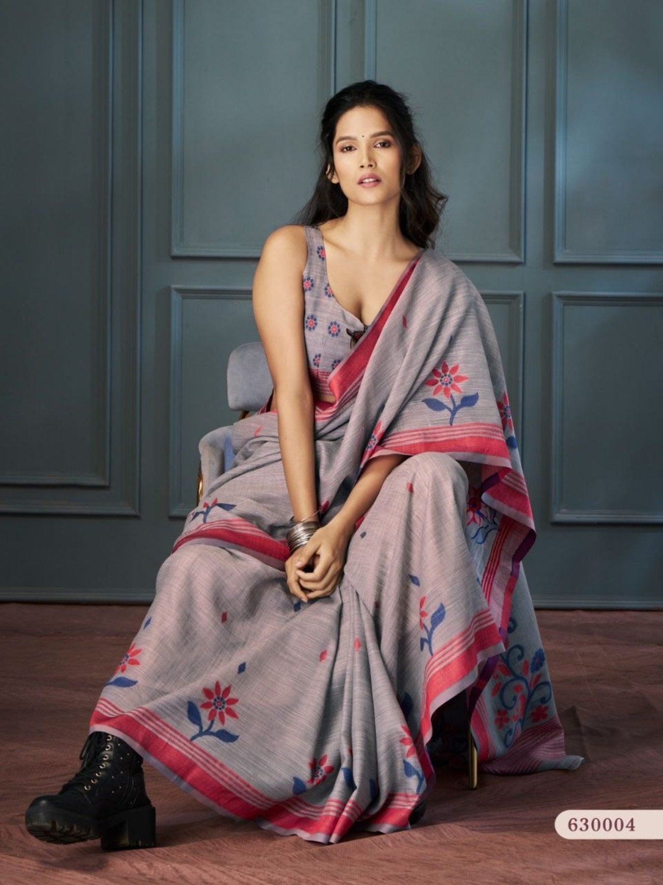 Linen Saree - side drape view