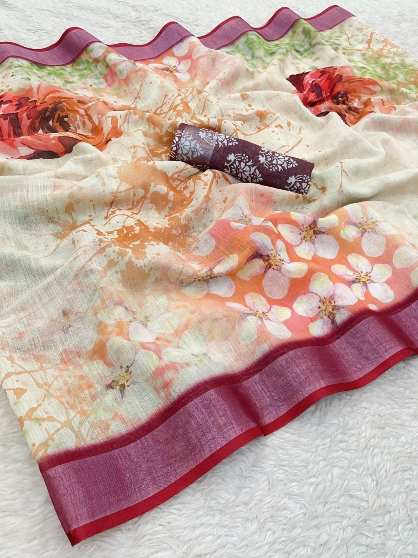 Silver Linen Saree - Zari pallu design detail