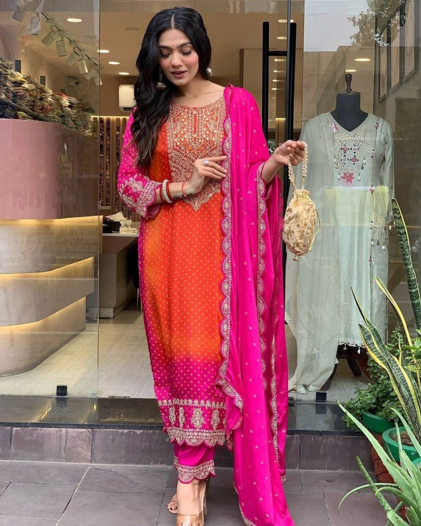 Multicoloured Bandhani print with mirror work and print Plus Size Kurti dupatta detail