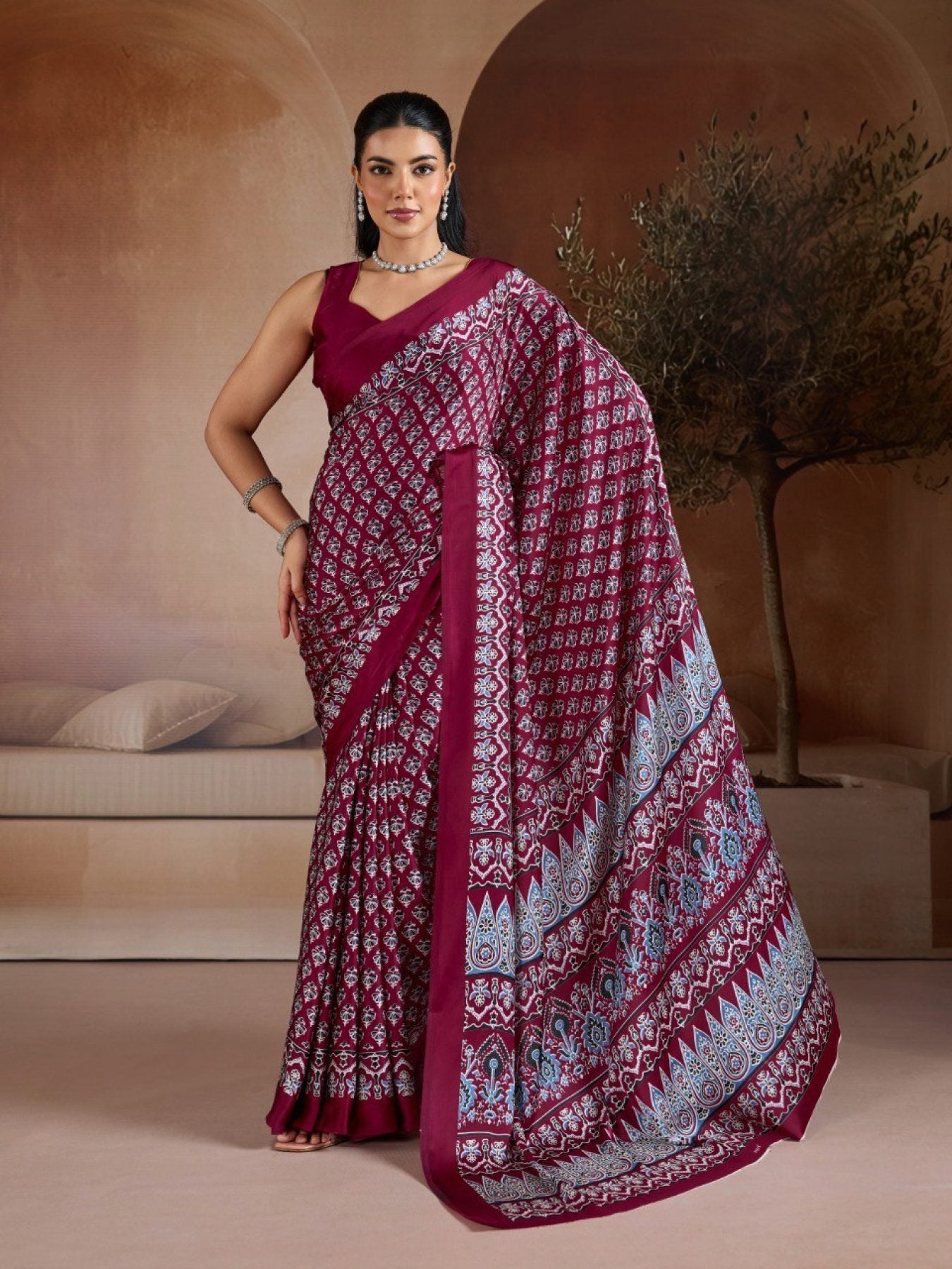 Maroon Georgette Saree - drape and pallu detail