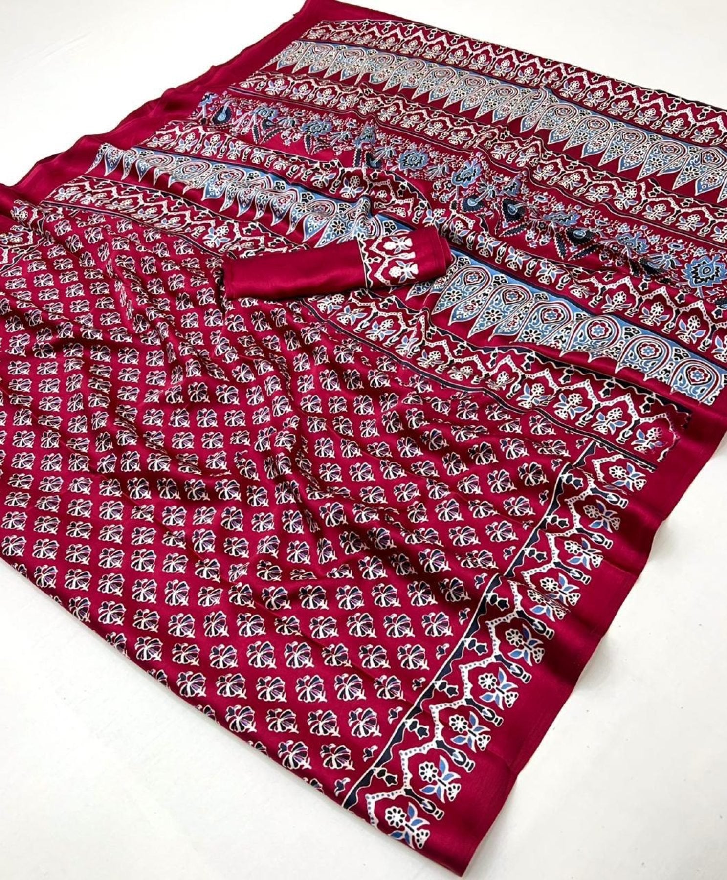 Maroon Georgette Saree - pallu design detail