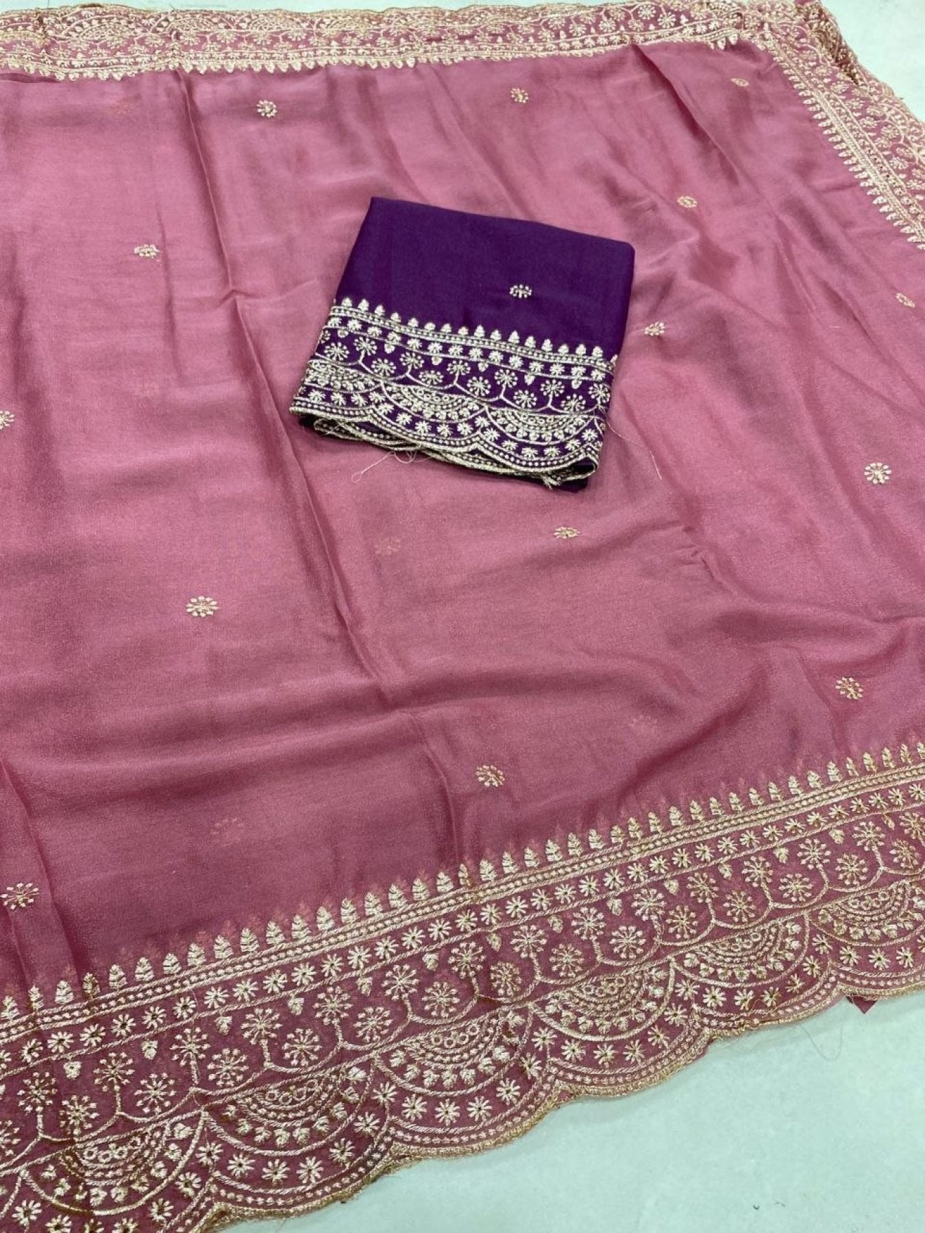 Rose Saree - blouse and border close-up