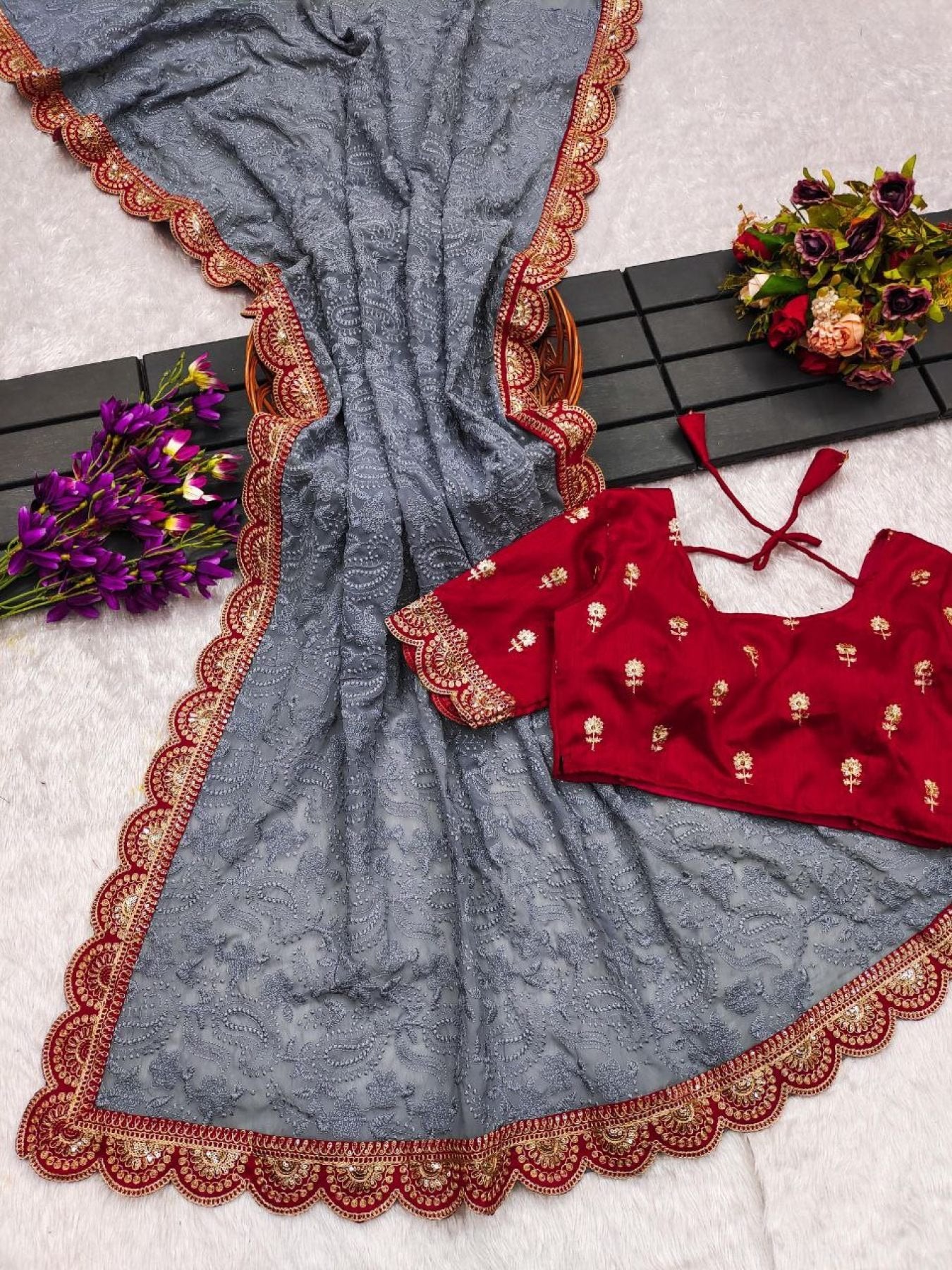 Grey Saree - blouse and border close-up
