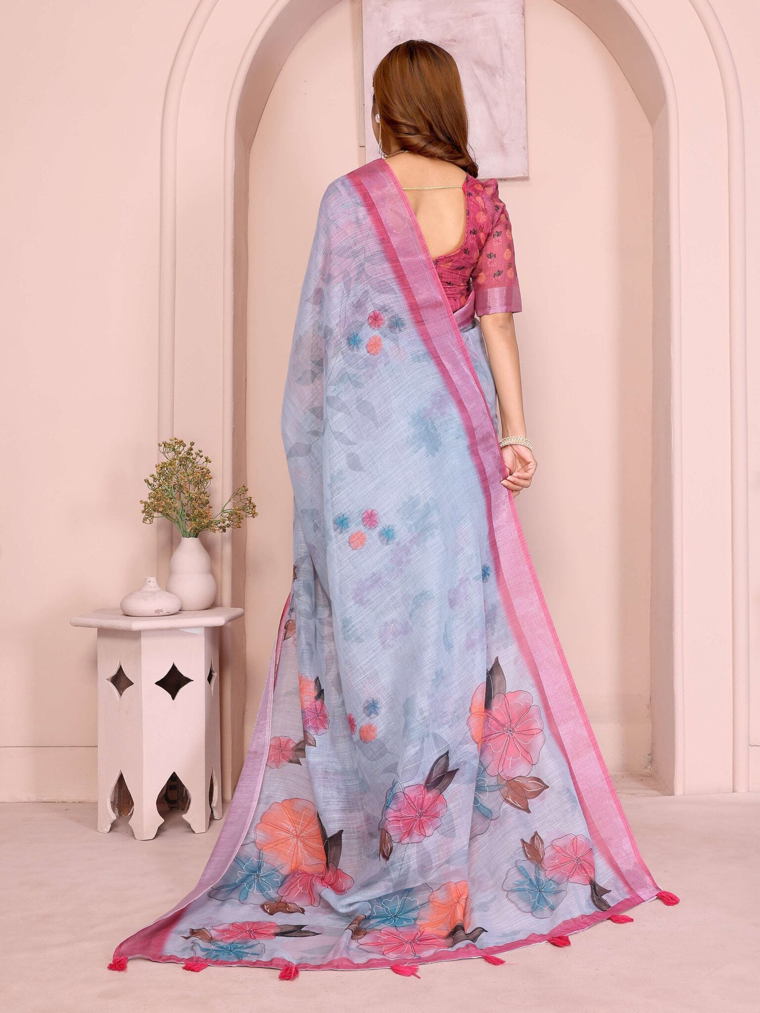 Infuse your wardrobe with subtle Saree