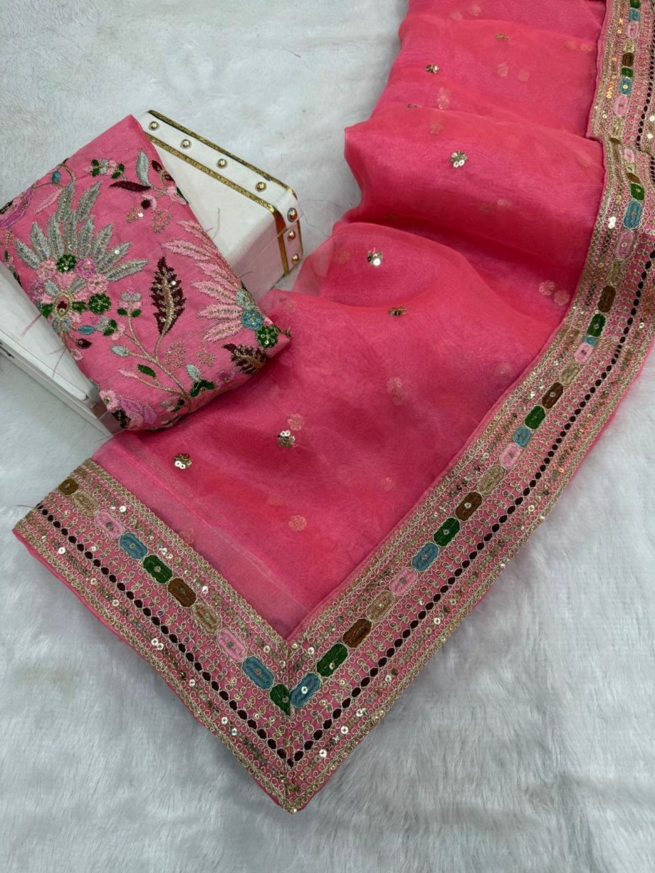 Organza Saree - pallu design detail