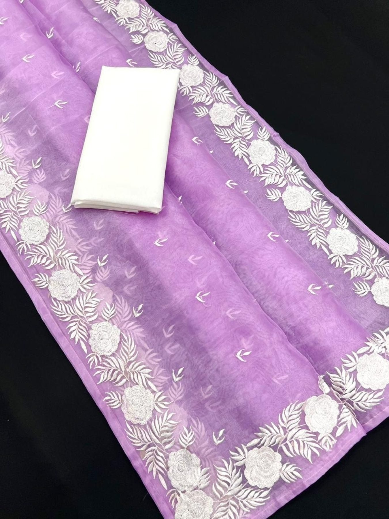 Organza Saree - drape and pallu detail