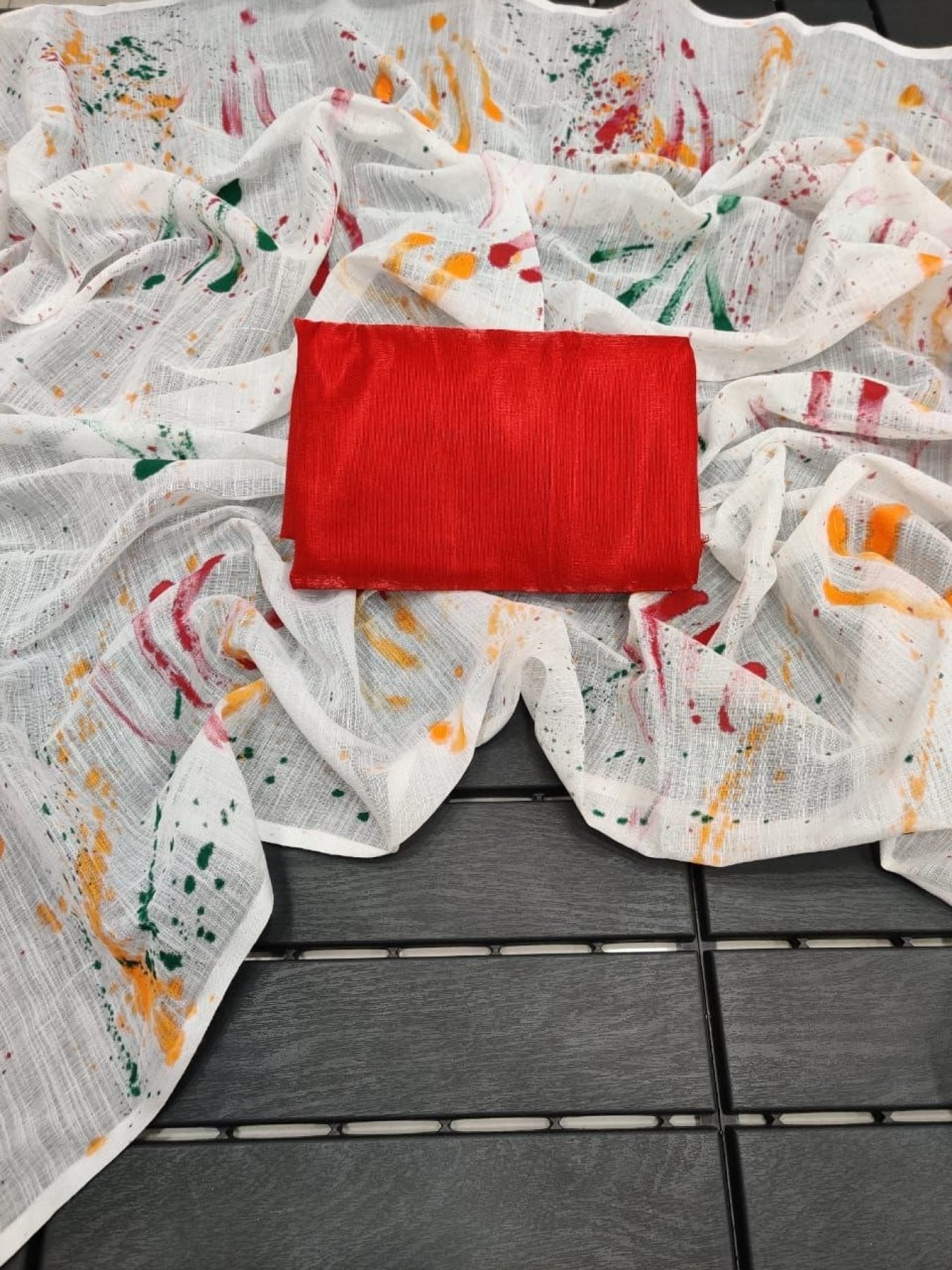 Linen Saree - side drape view
