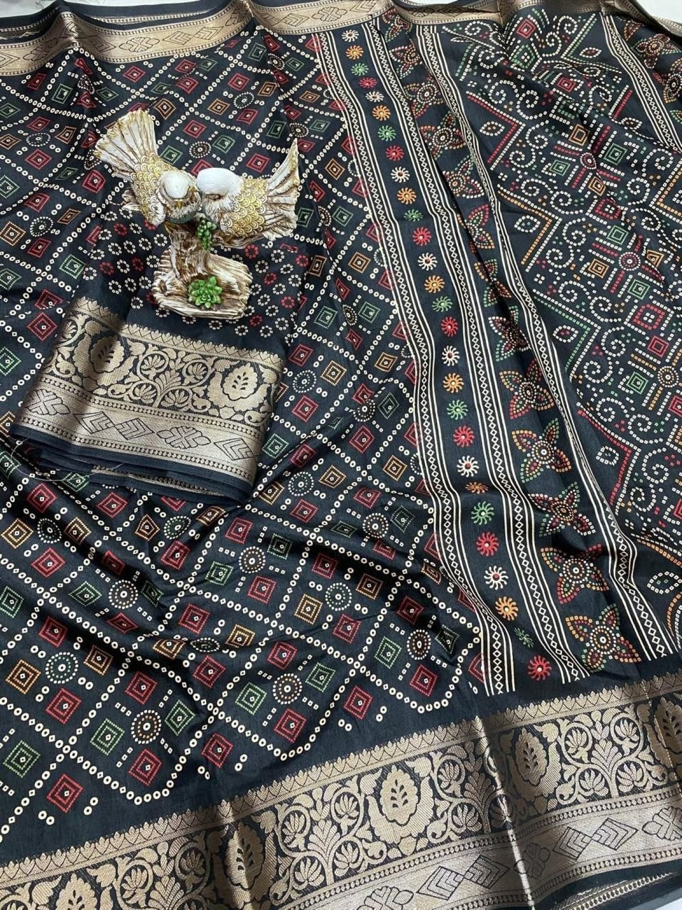 Black Kanjivaram Saree - drape and pallu detail