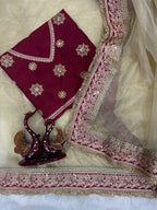 Golden Net Saree - Embroidery pallu design detail