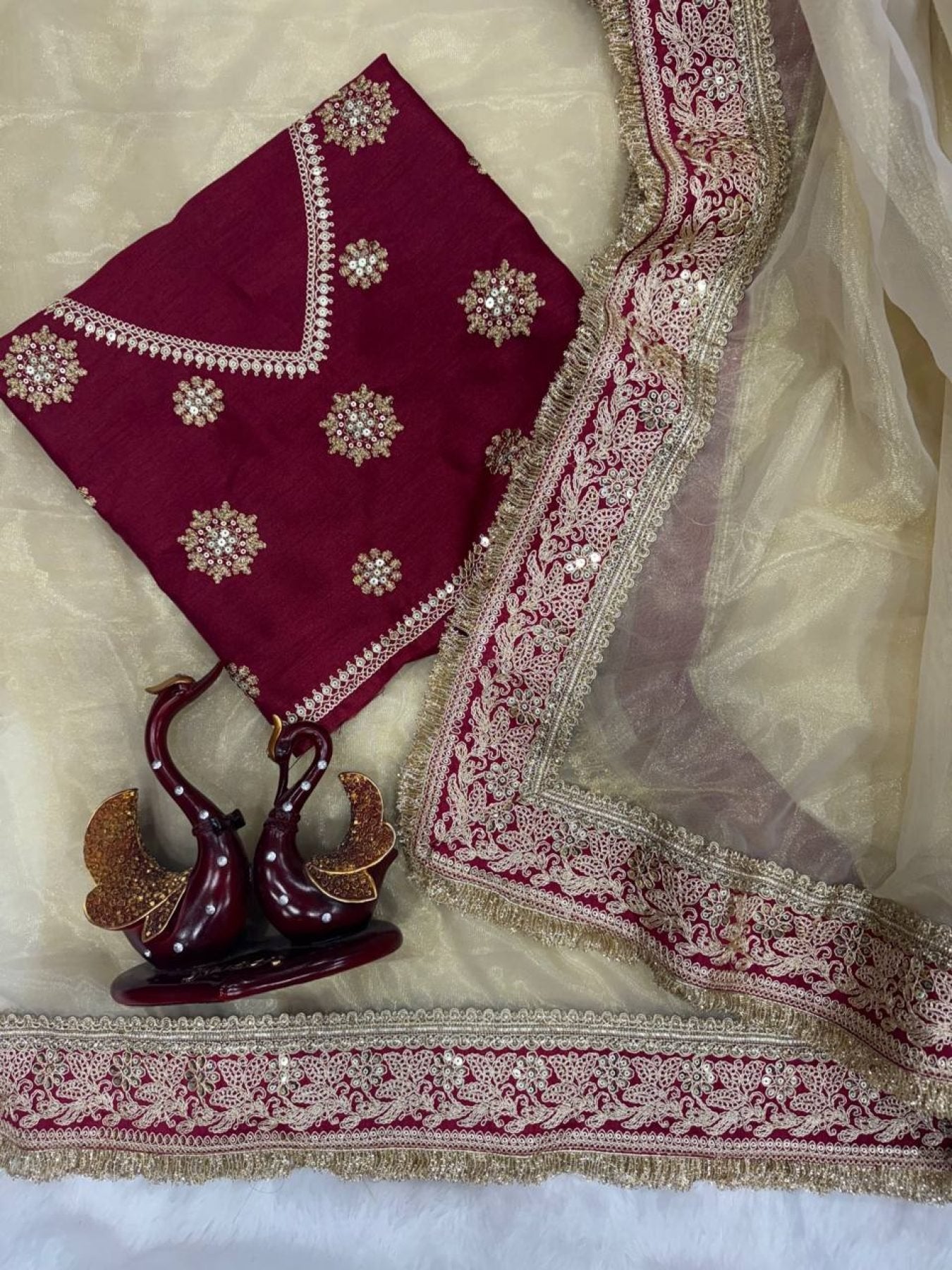 Golden Net Saree - Embroidery pallu design detail
