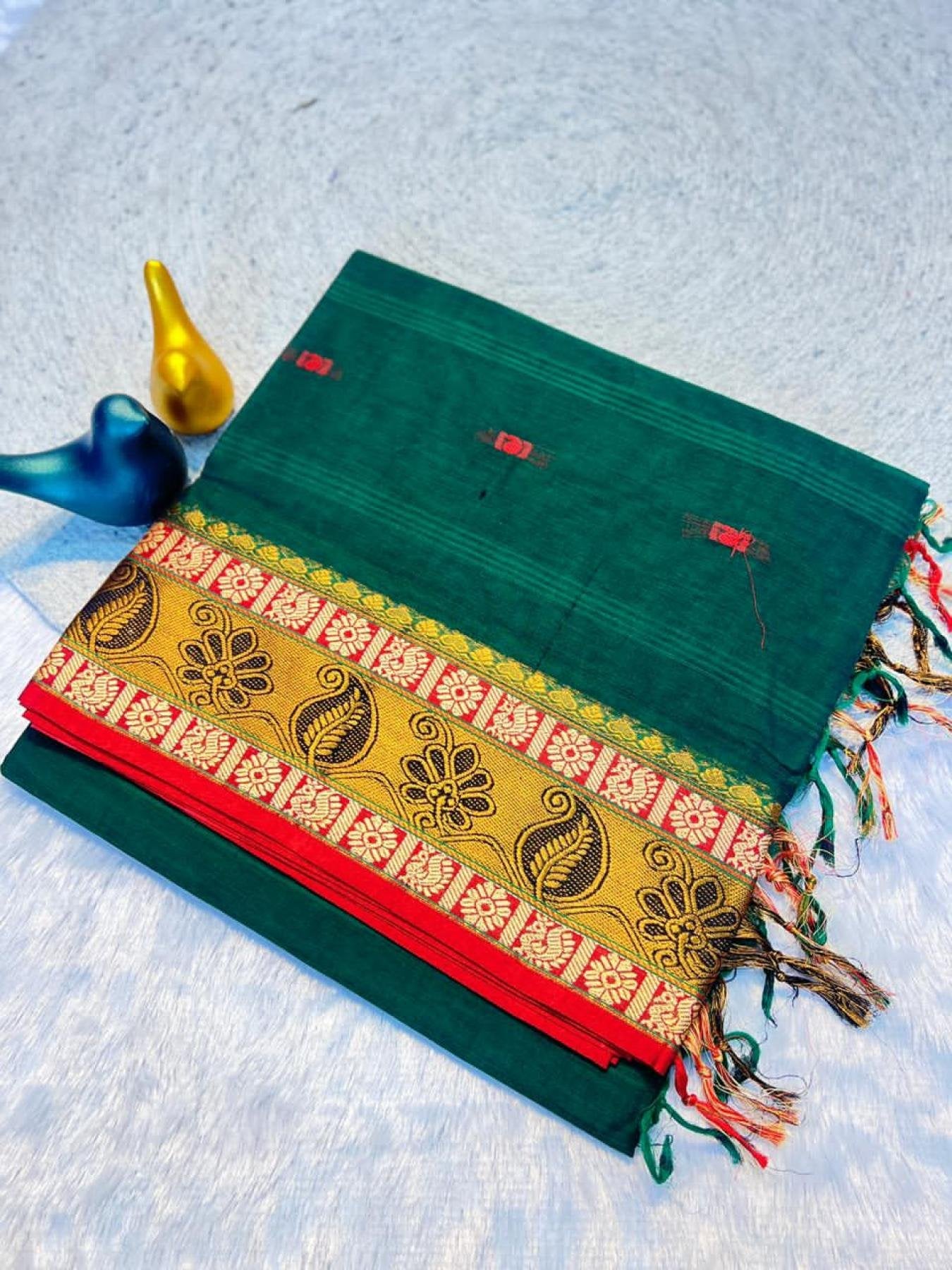 Cotton Saree - drape and pallu detail