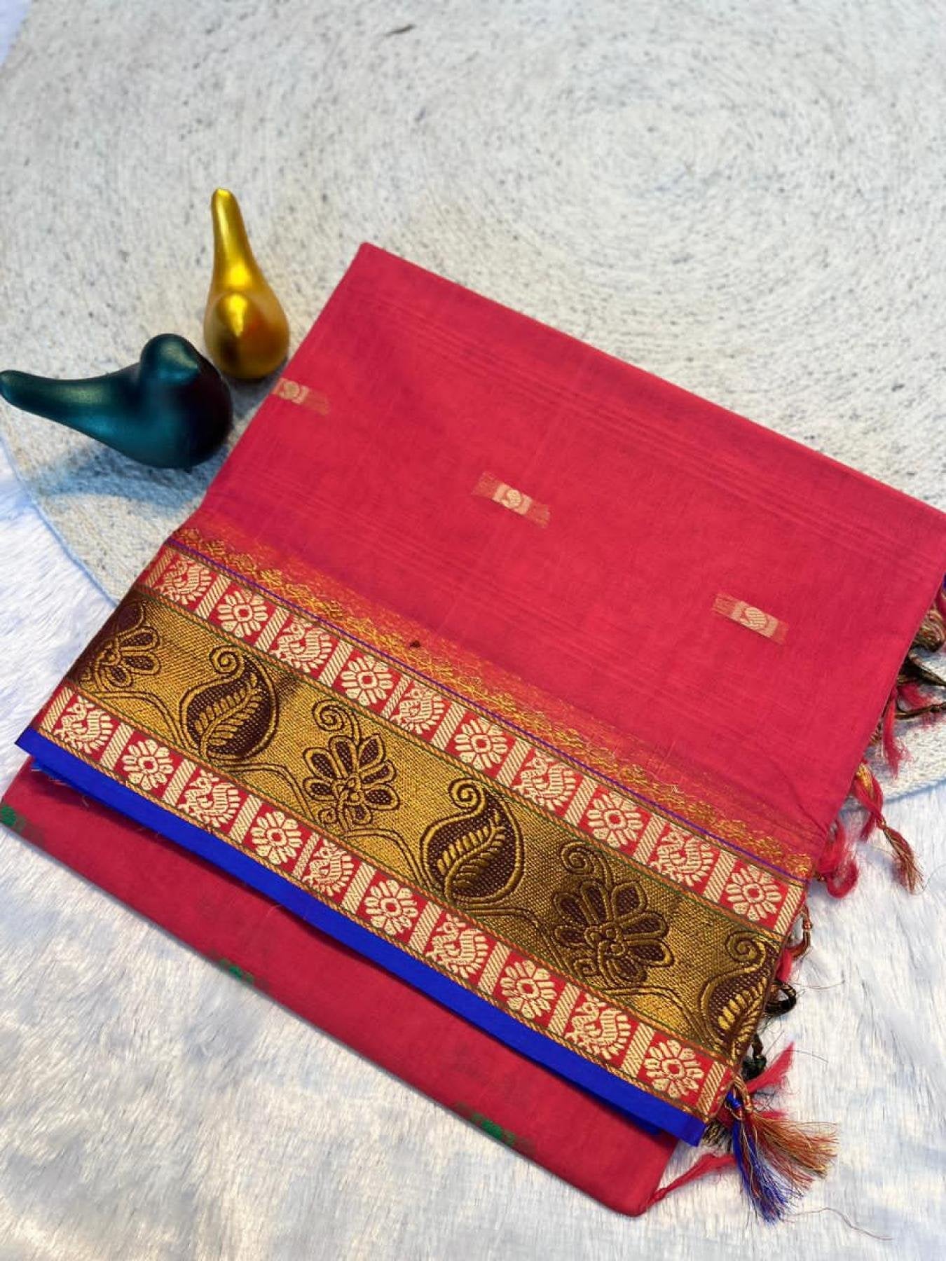 Cotton Saree - side drape view